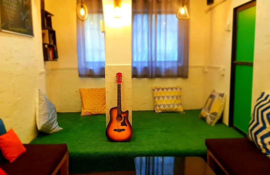 Bombay Backpackers-1