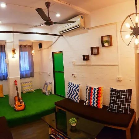 Bombay Backpackers-2